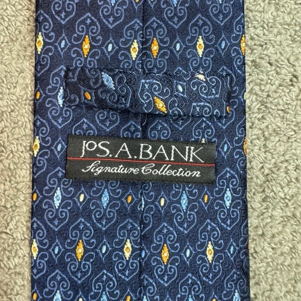 Jos. A. Bank Signature Collection Blue Gold Medallion 100% Silk Tie Handsewn